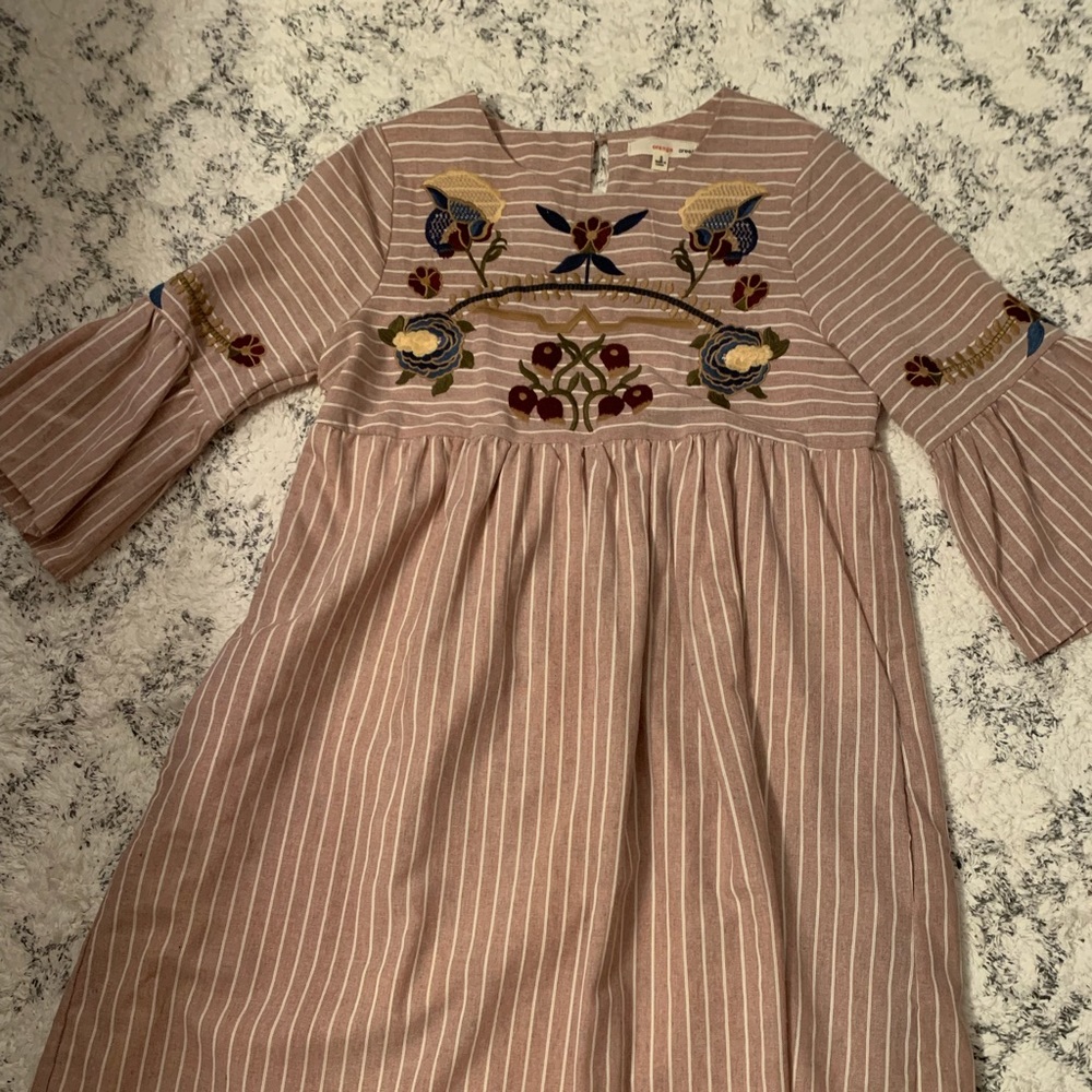 Pink Striped Embroidered Dress! 💃🏽